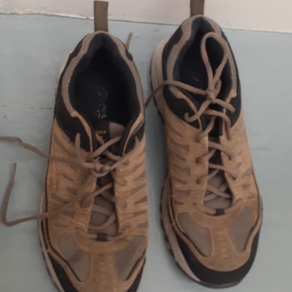 10.5 Skechers? Sport trail hiking - Picture 2 of 7